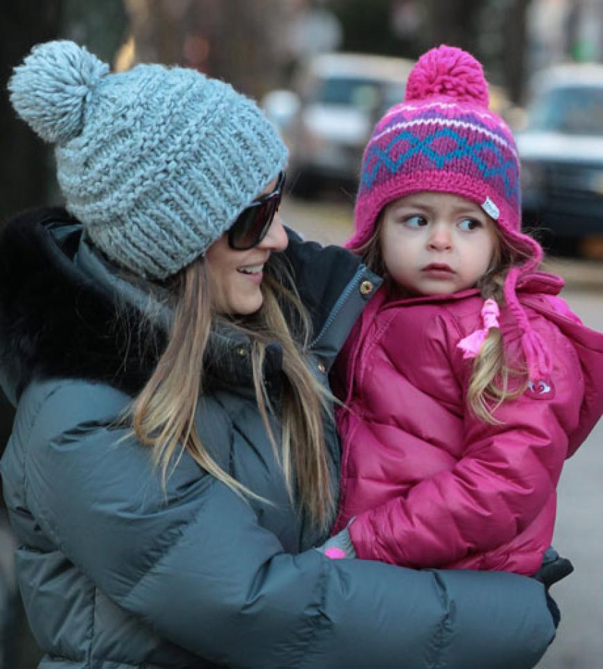 Mützen-Girls dick eingepackt beim New-York-Spaziergang: Sarah Jessica Parker mit ihrer kleinen Tabitha