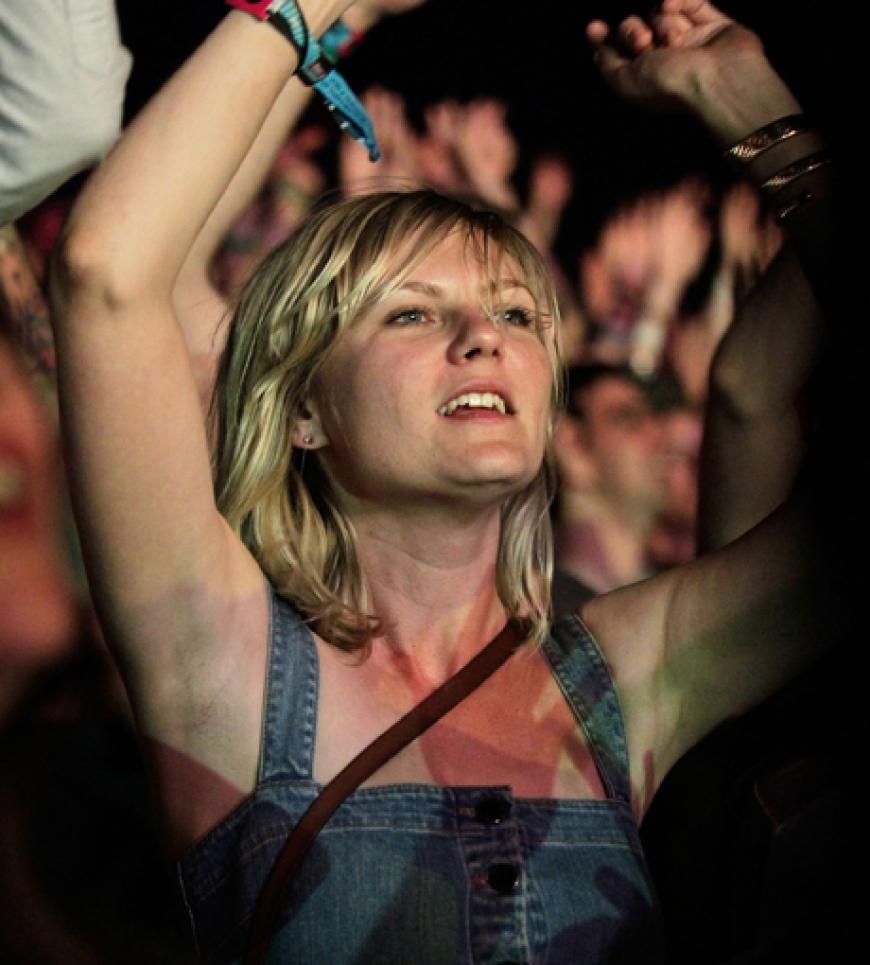 Rock-Girl: Schauspielerin Kirsten Dunst im Publikum