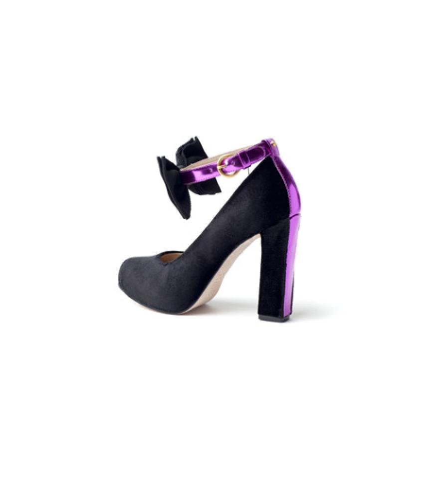 Samt-Pumps mit Metallic-Highlights von Kat Maconie über anthropologie.com, ca. 330 Euro