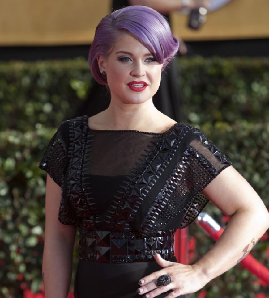 Die frischverlobte Kelly Osbourne schritt auch über den Roten Teppich