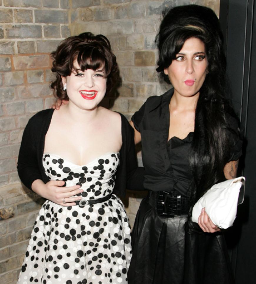 Amy Winehouse und Kelly Osbourne verband eine enge Freundschaft. Via Twitter ließ Kelly ihre Trauer über den plötzlichen Tod freien Lauf: