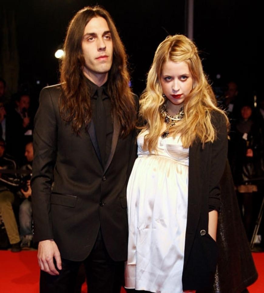 Skandal-Tochter Peaches Geldof erschien mit ihrem neuen Lover Blake Wood
