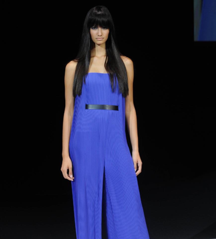 Ein Model präsentiert die Michalsky-Entwürfe der kommenden Frühjahr/Sommer-Kollektion 2012