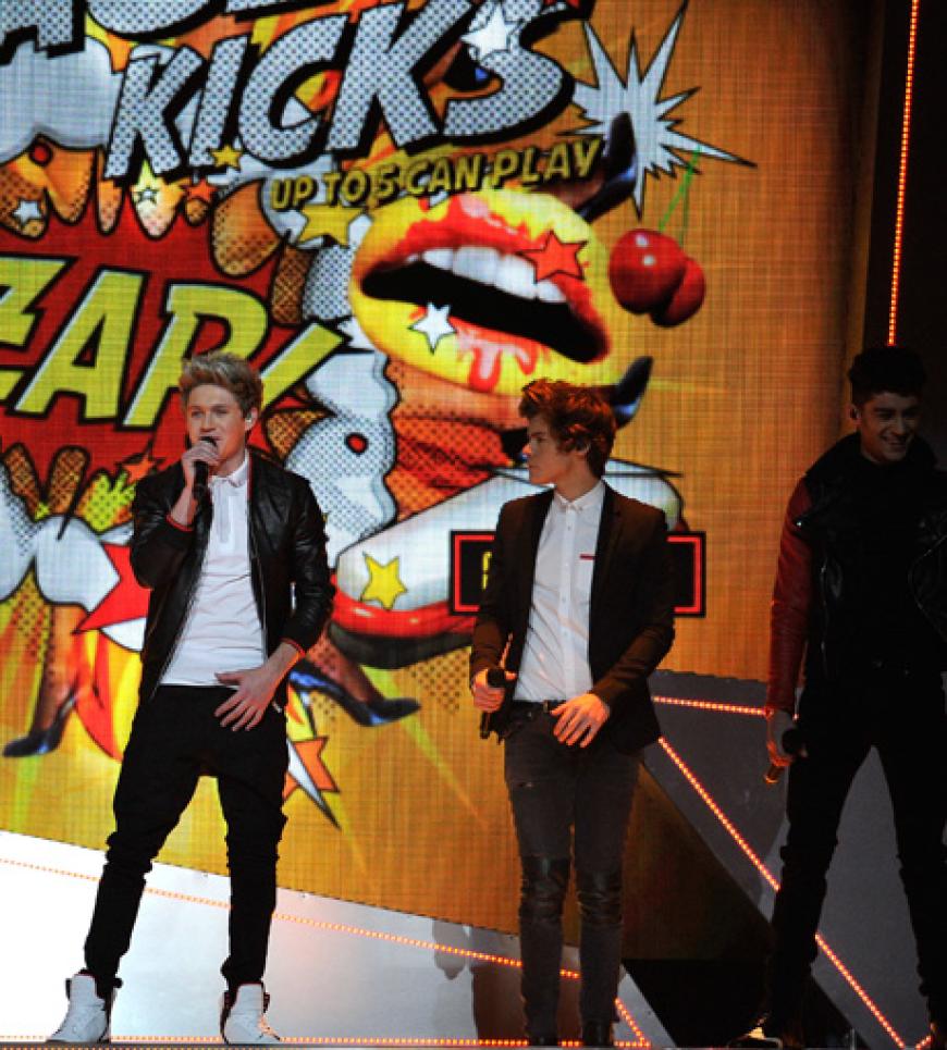 Auch Taylors Ex Harry Styles trat mit seinen Kollegen von One Direction auf