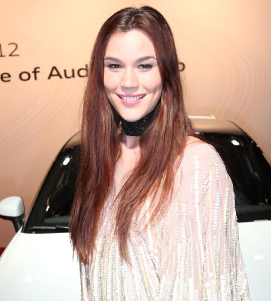 Abends luden verschiedene Veranstalter zu Promi-Partys. Sängerin Joss Stone freute sich über ihre Einladung