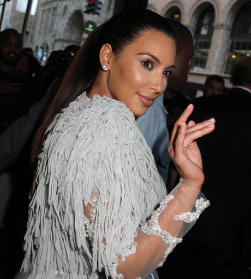 Auch It-Kirl Kim Kardashian mit ihrem Freund Kanye West ist mit dabei