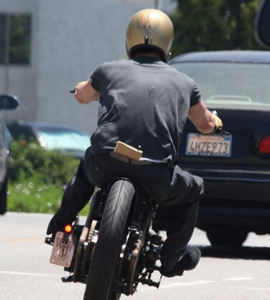 Brad Pitt rast davon