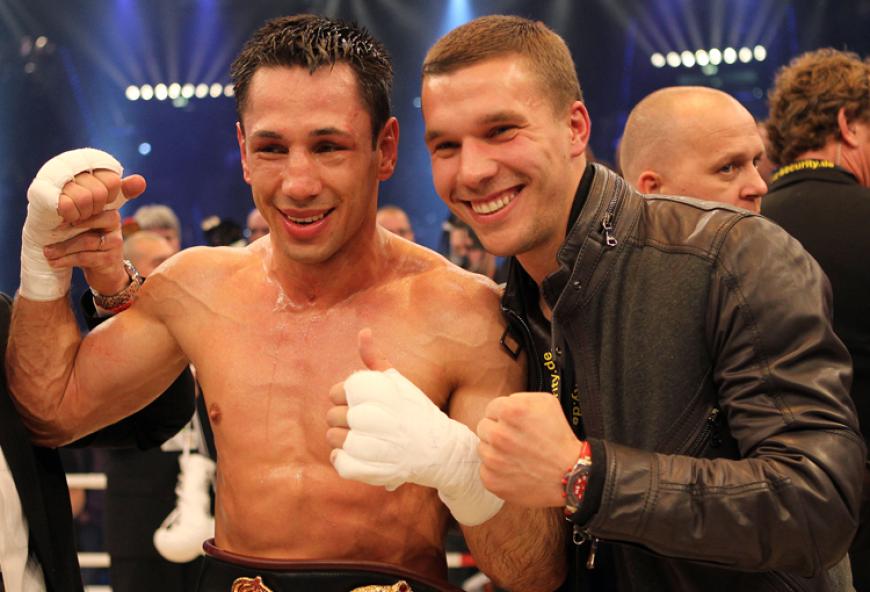 Lukas Podolski war einer der ersten Gratulanten