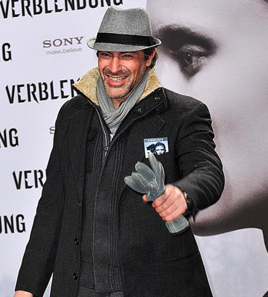 Mit Hut und gut: TV-Star Gedeon Burkhard war gut gelaunt