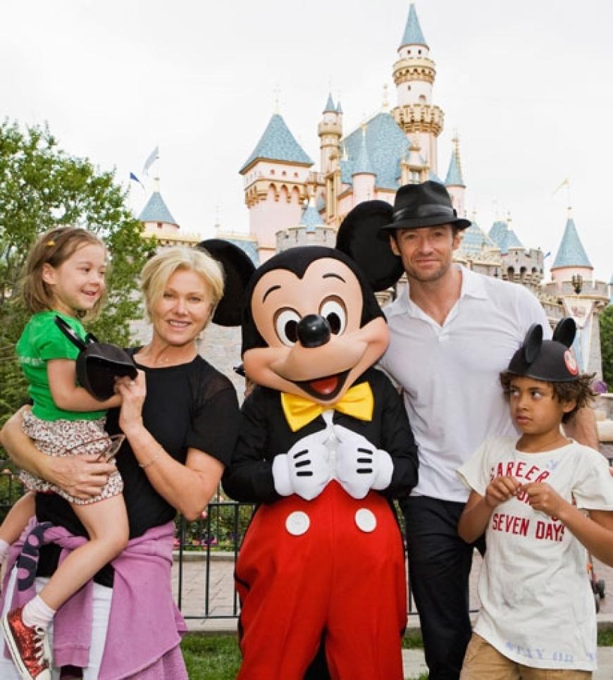 Familie Jackman im Disneyland