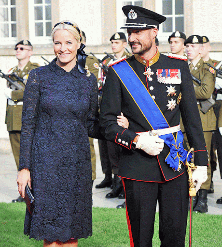 Auch Kronprinz Haakon von Norwegen und Prinzessin Mette-Marit kamen, um ihre Glückwünsche zu überbringen