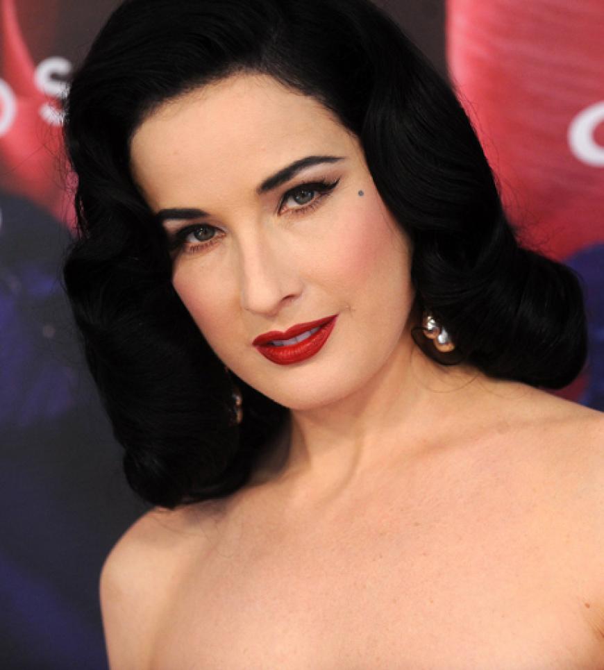 Heute spielt sie mit ihrer Weiblichkeit, war mit Schockrocker Marilyn Manson verheiratet und liebt das Leben vor der Kamera - das ist Dita von Teese!