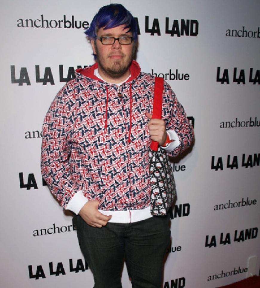 2007: Perez Hilton auf einer Promi-Party. Damals versuchte er seine übeschüssigen Pfunde mit bunter Kleidung zu kaschieren. Heute zeigt er sich gern körperbetont