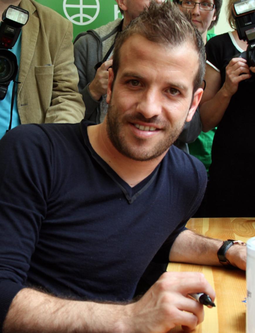 Auch Rafael van der Vaart hat sich verändert. Inzwischen ist der Fußballer viel reifer geworden und trägt gern einen Dreitagebart