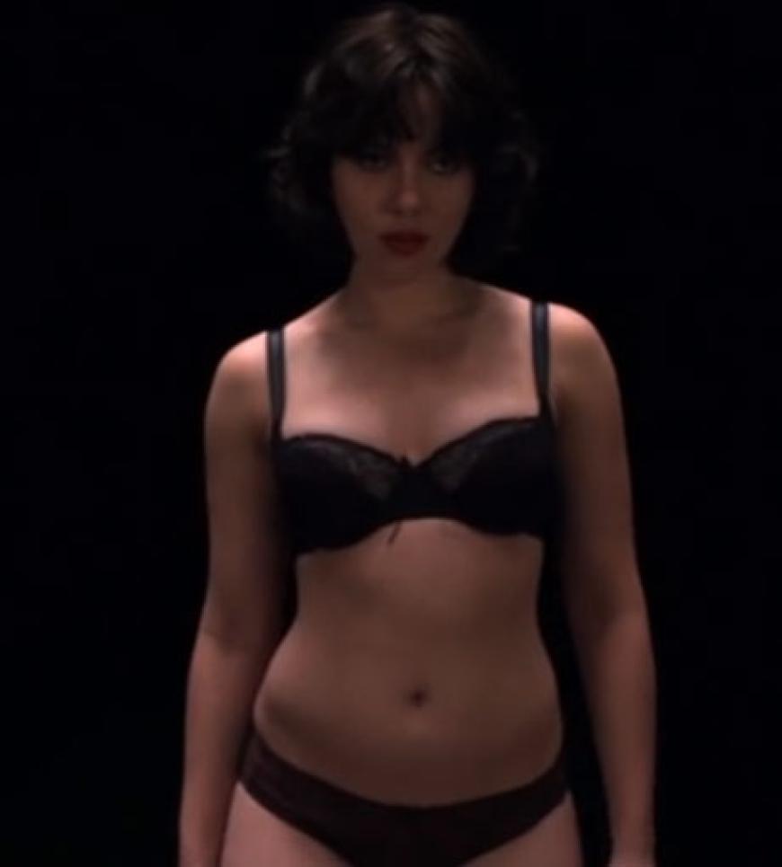 Scarlett Johansson halbnackt in dem neuen Thriller 'Under the skin'