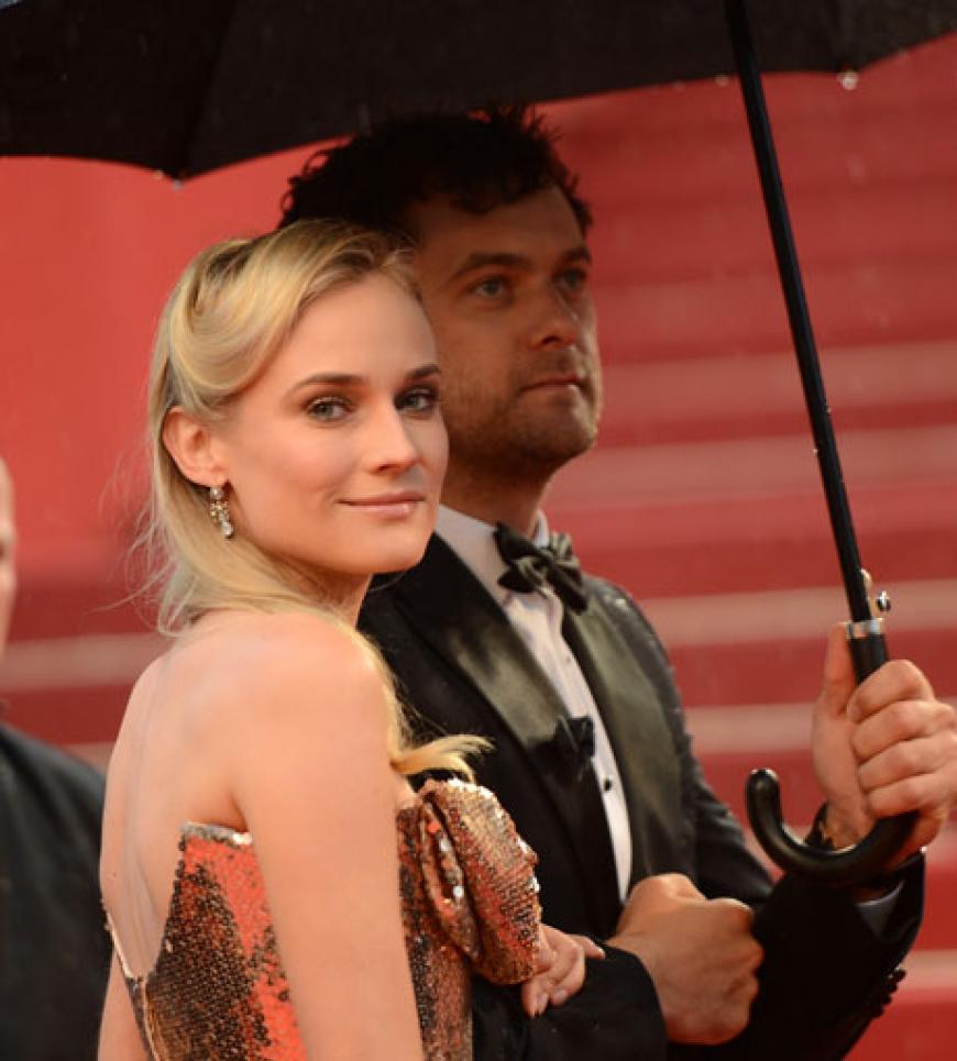 Sie ist mit ihrem Freund Joshua Jackson zu den Filmfestspielen gekommen