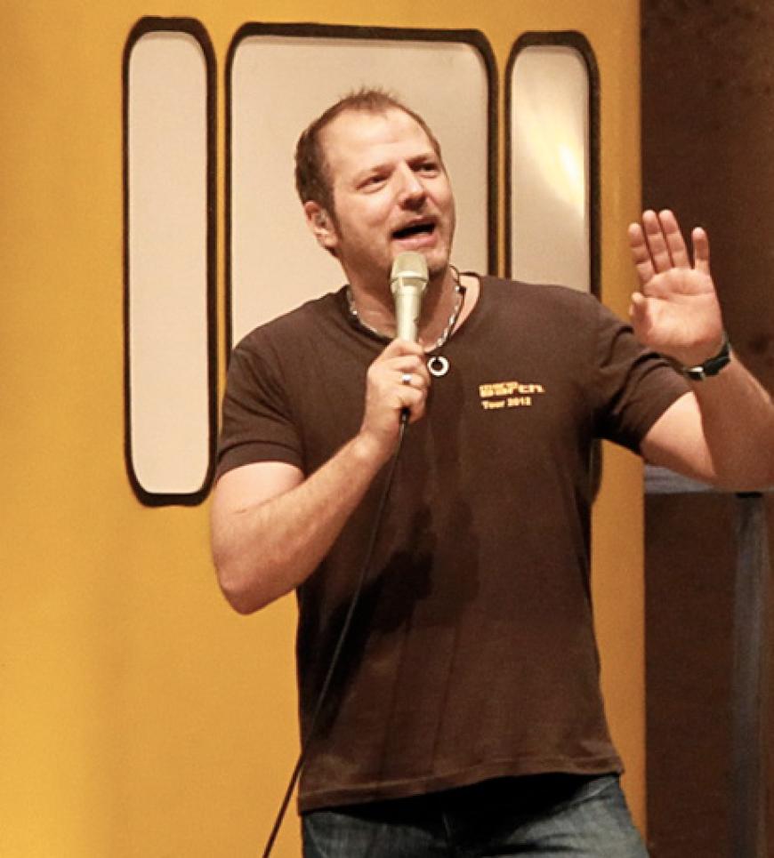OK! durfte hinter die Kulissen von Mario Barth schauen. Er ist derzeit mit seinem Programm Männer sind Schuld, sagen die Frauen