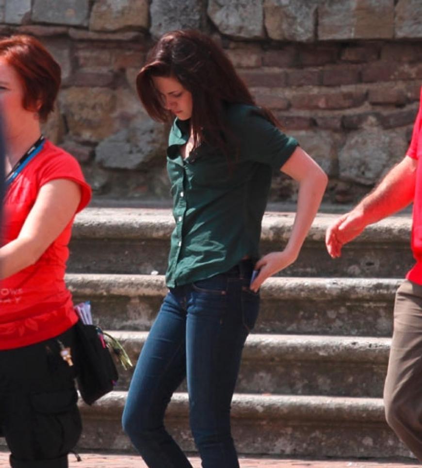 Kristen Stewart, alias Bella, bereitet sich für die nächste Szene vor