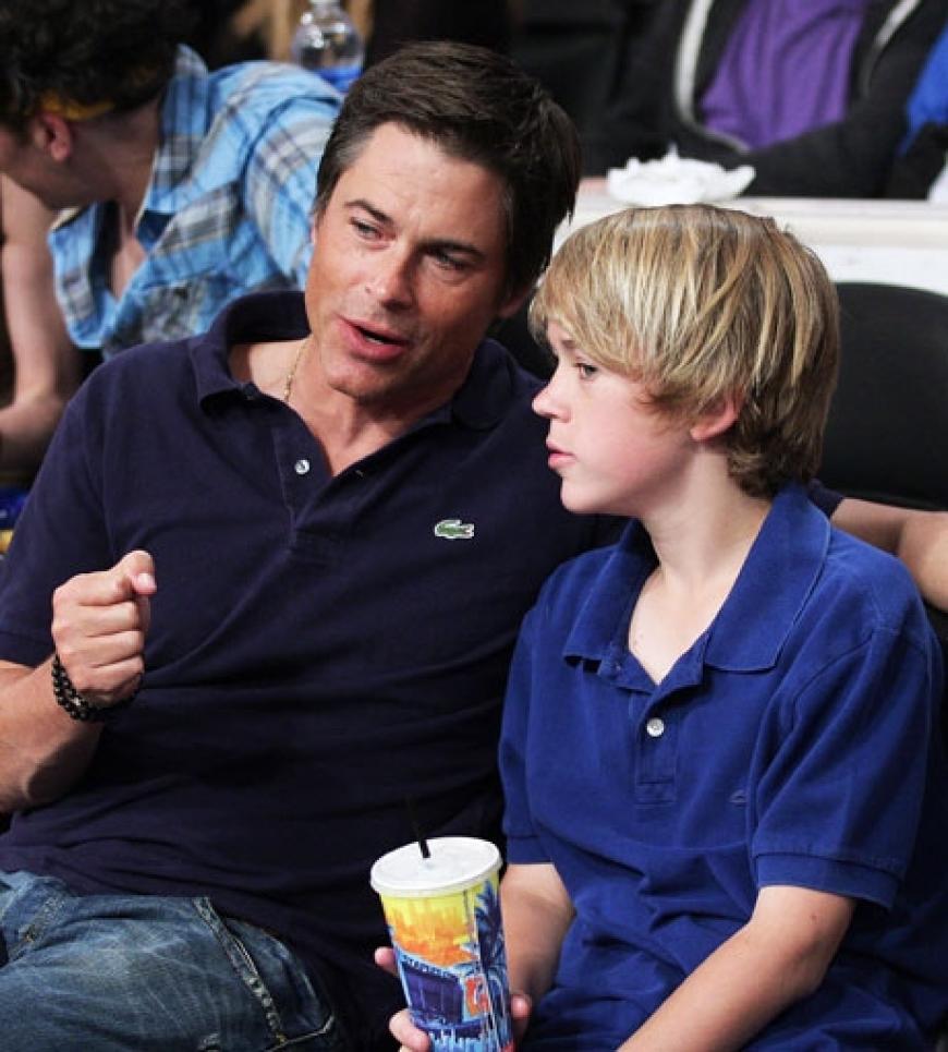 Rob Lowe und sein Sohn führen Männergespräche