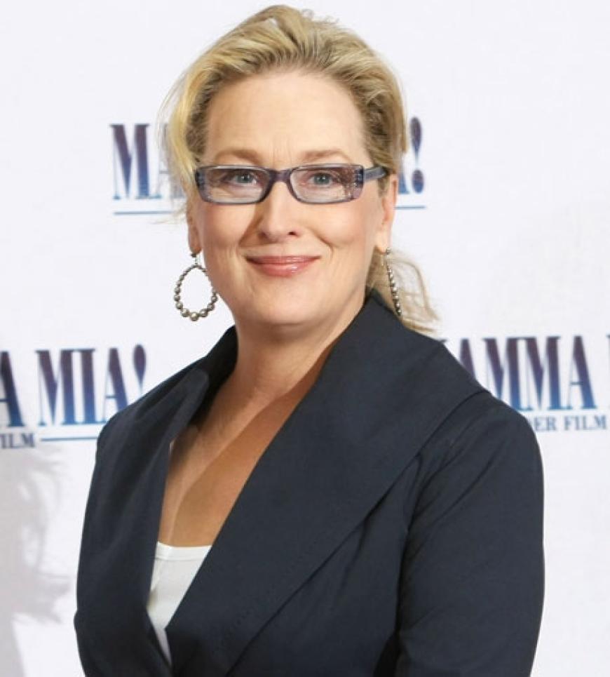 Schauspielerin Meryl Streep trägt ein graues Modell