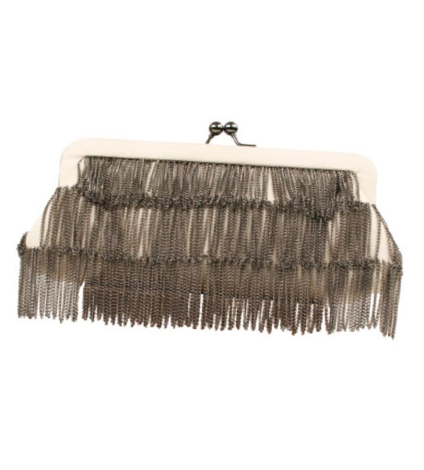 Klein aber oho: Clutch-Bag mit Ketten von Zara, ca. 25 Euro