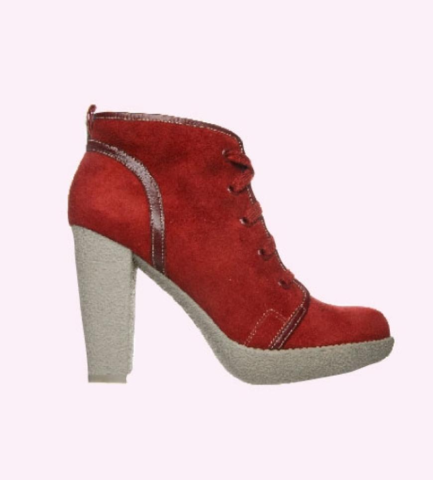 Stiefeletten mit Plateausohlen und Schnürung von Lacoste, ca. 160 Euro