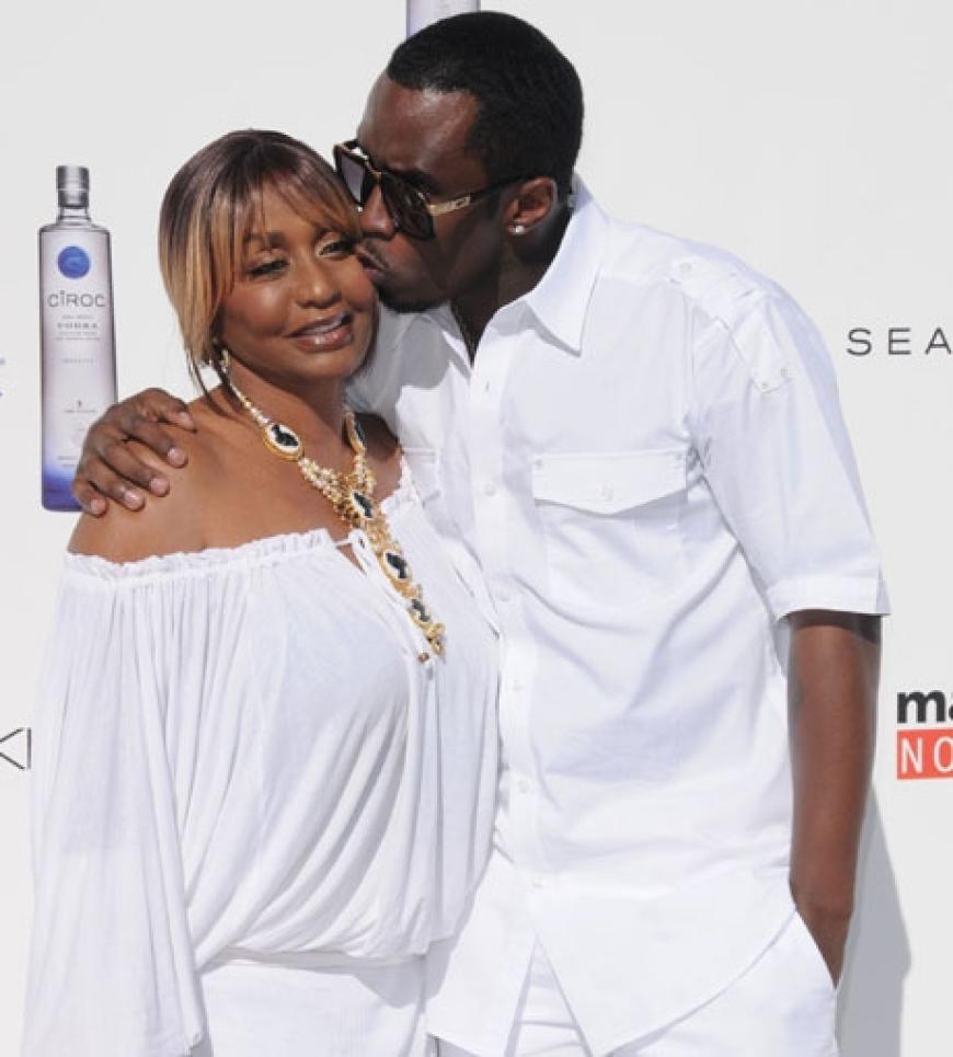 P. Diddy herzt seine Mutter Janice Combs
