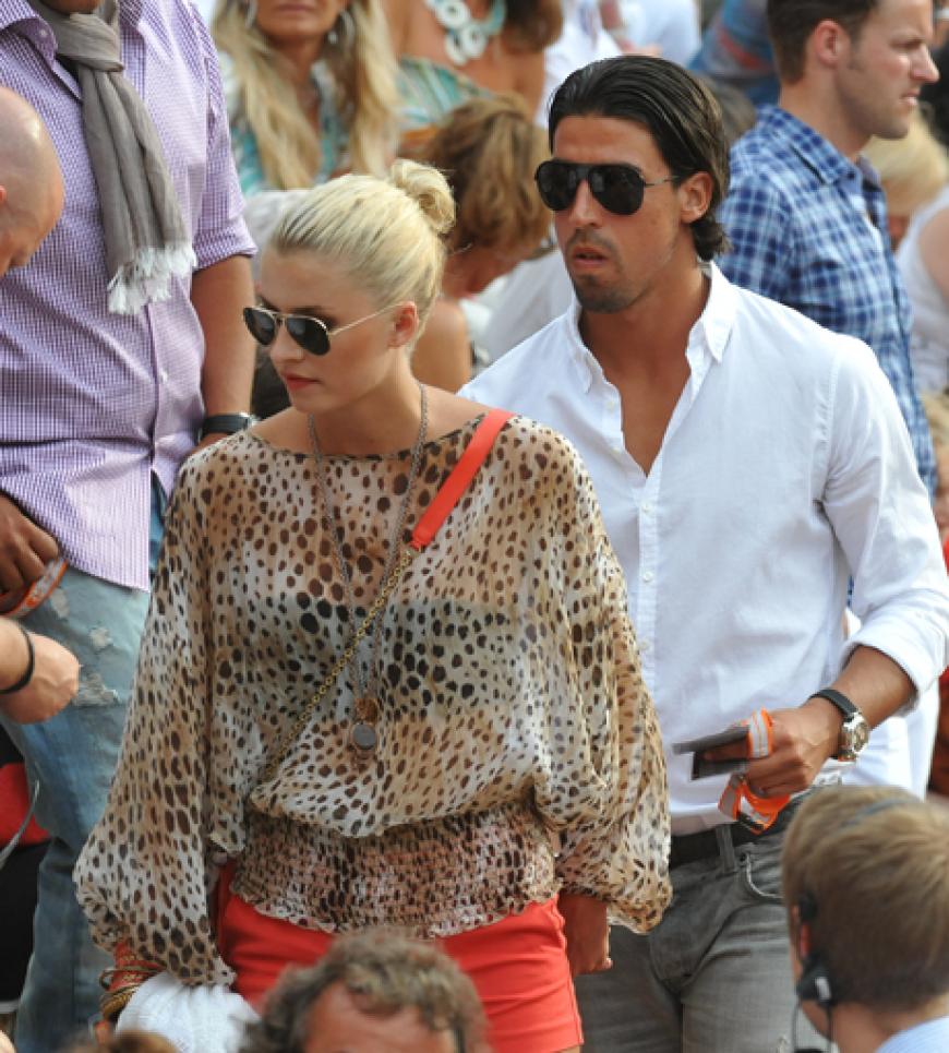 ... der Fußballer brachte seine Freundin Lena Gercke mit