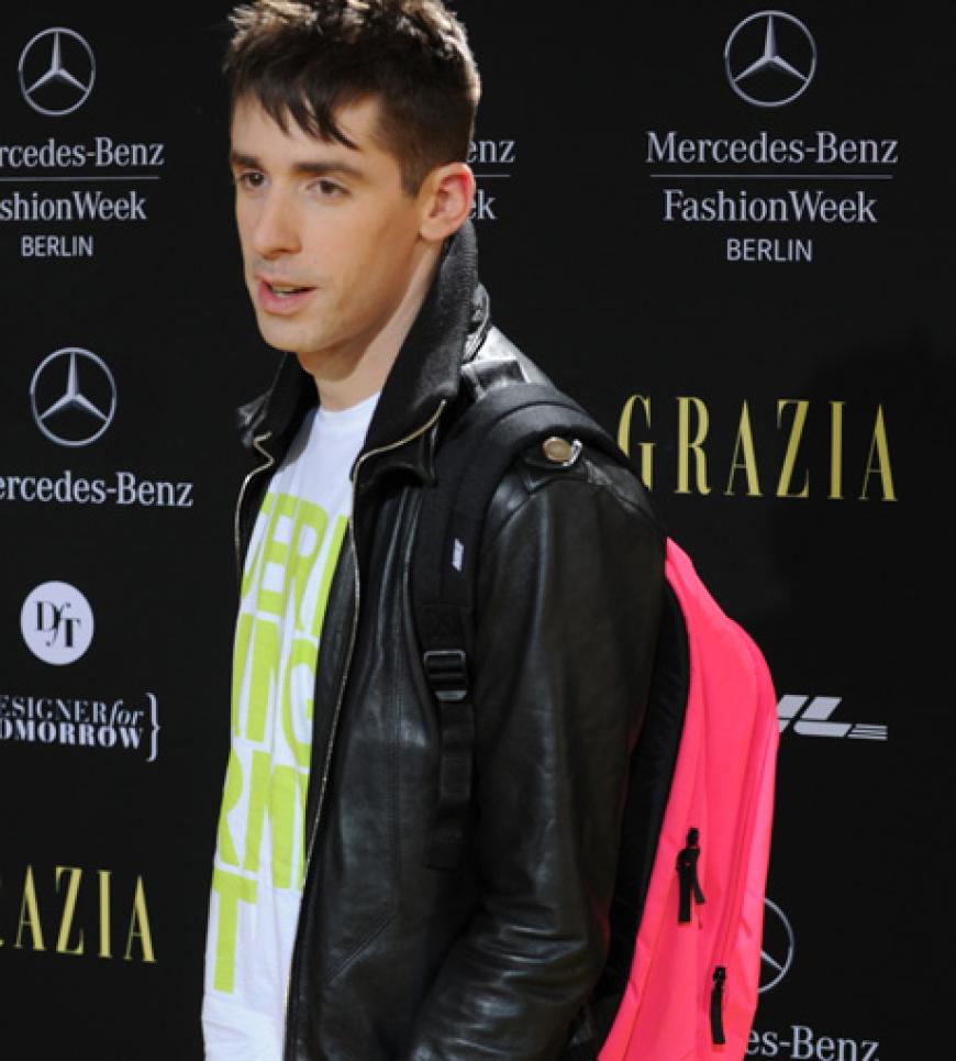Designer Kilian Kerner mit Rucksack