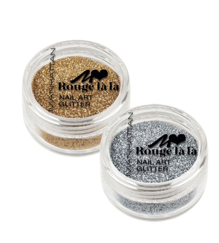Auch Manhattan lässt es im Dezember richtig funkeln. Mit der´ Limited Edition MANHATTAN ⥠Rouge là là . Dank loser Glitzerpartikel in Gold und Silber funkeln die Nägel mit Art Glitter um die Wette. Einfach auf den noch feuchten Nagellack aufstreuen oder mit feinem Pinsel gezielt auftragen