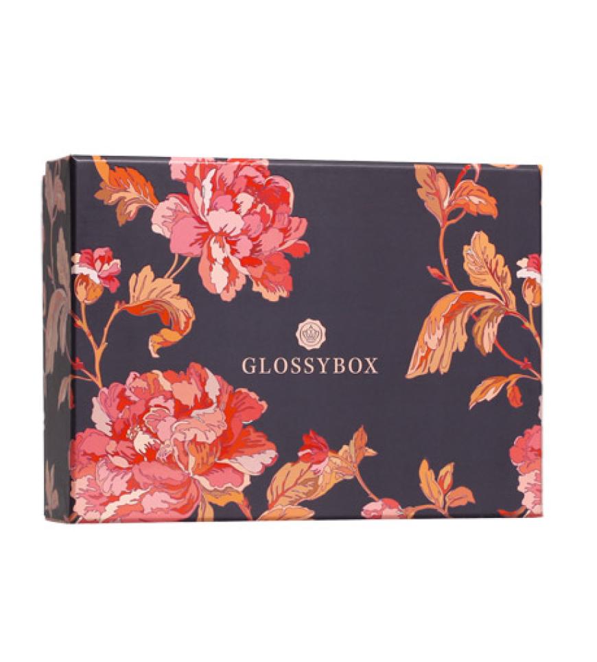 We ? Mum! Diese wunderhübsche und exklusive Glossybox zum Muttertag ist das perfekte Geschenk für die Mama. Denn sie war es schließlich, die uns die tägliche Beauty-Routine und Tipps zur Pflege beigebracht hat, oder? Eben. Glossybox, ab 29 Euro über www.glossybox.de erhältlich