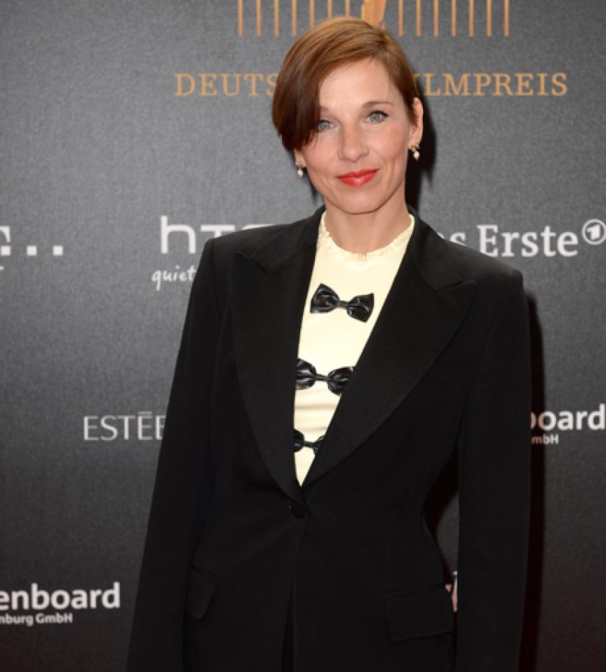 Meret Becker kam nicht im Abendkleid dafür im Smoking