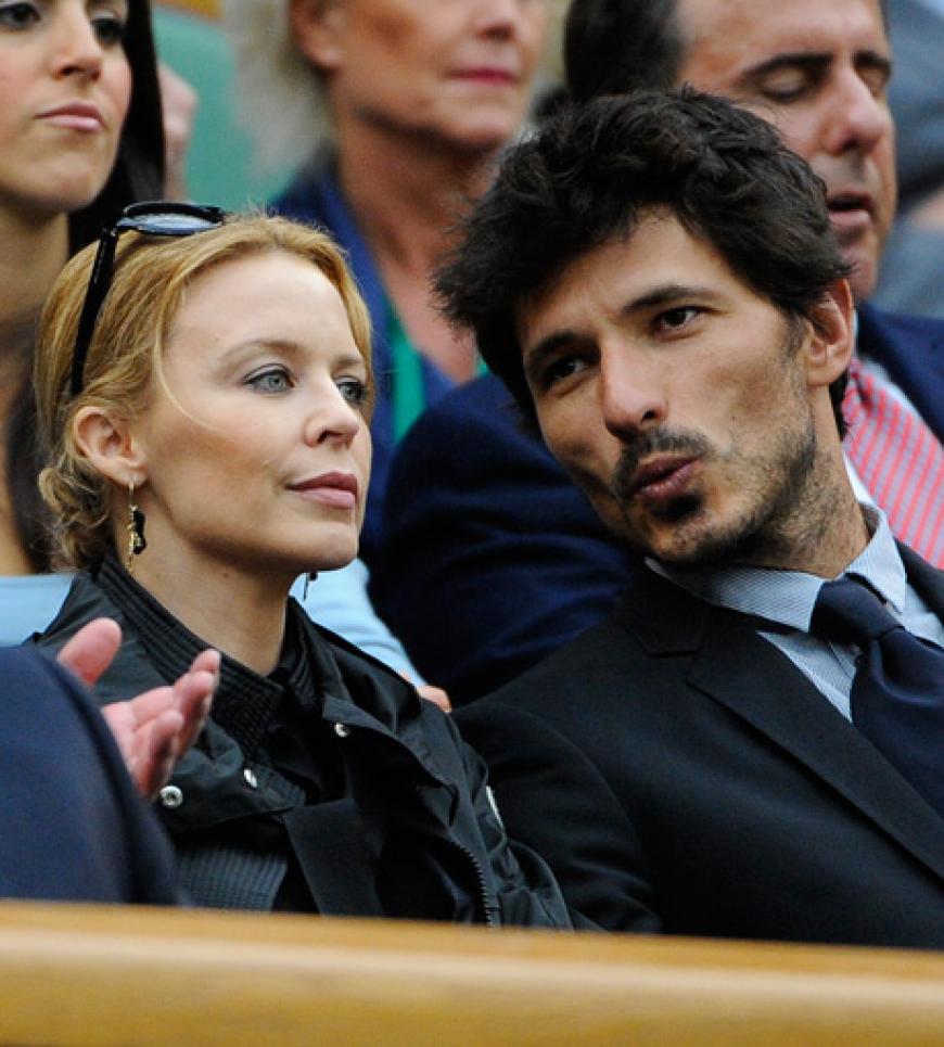 Kylie Minogue und ihr sehr attraktiver Freund Andres Velencoso sahen sich in Wimbledon das Halbfinale an
