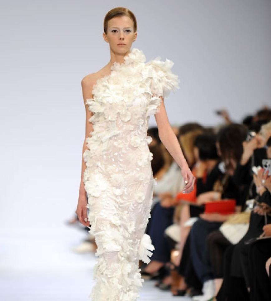 Elie Saab zeigte in Paris eine Brautkleid-Kollektion