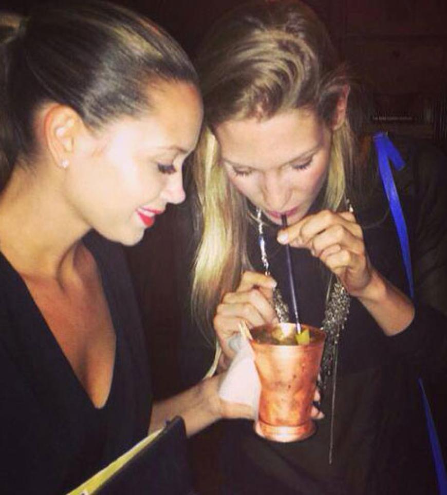 Mandy Grace Capristo und Sarah Brandner verbindet nicht nur ihre Beziehungen zu Fußballern