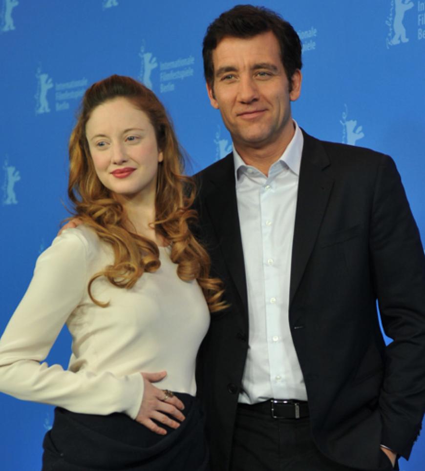 Andrea Riseborough und Clive Owen beim Photocall zu ihrem neuen Film