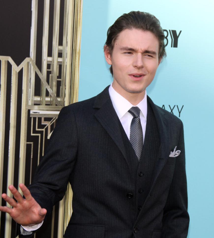 Callan McAuliffe spielt den jungen