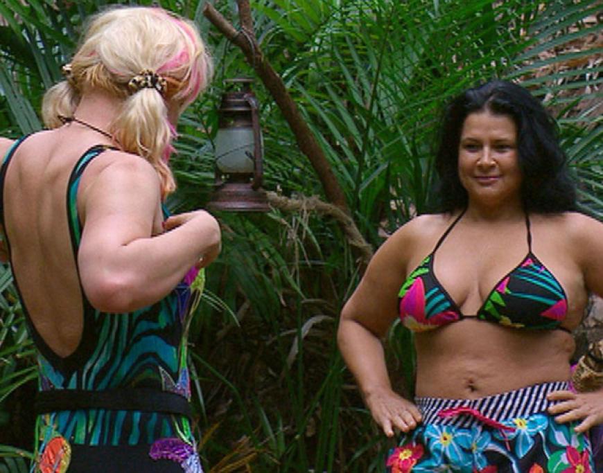 Olivia und Iris sind die Lästerschwestern des Camps. Iris:
