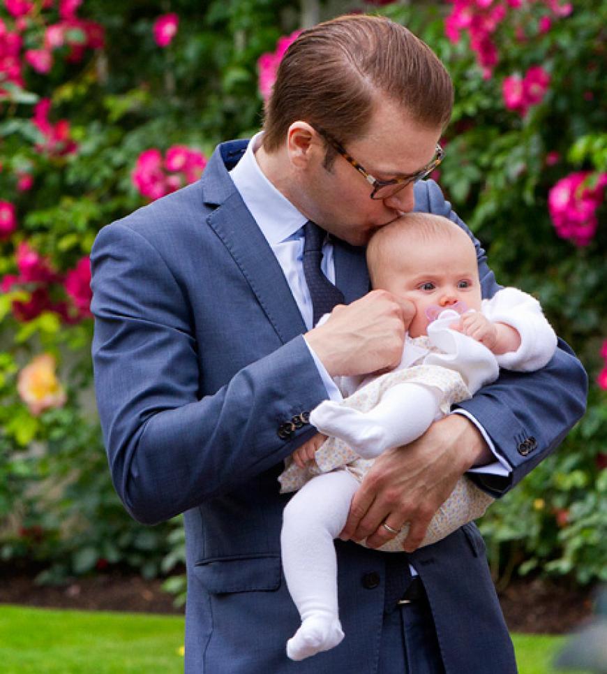 Papa Daniel mit seinem ganzen Stolz