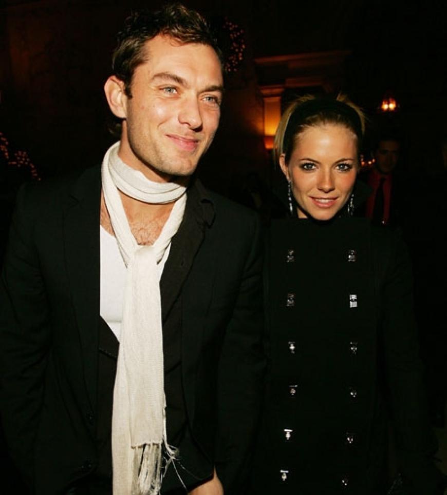 Es könnte DAS Liebes-Comeback des Jahres sein. Angeblich bändeln Hollywood-Star Jude Law und Sienna Miller wieder an. Die beiden waren bis 2007 ein Paar und schmiedeten sogar Hochzeitspläne
