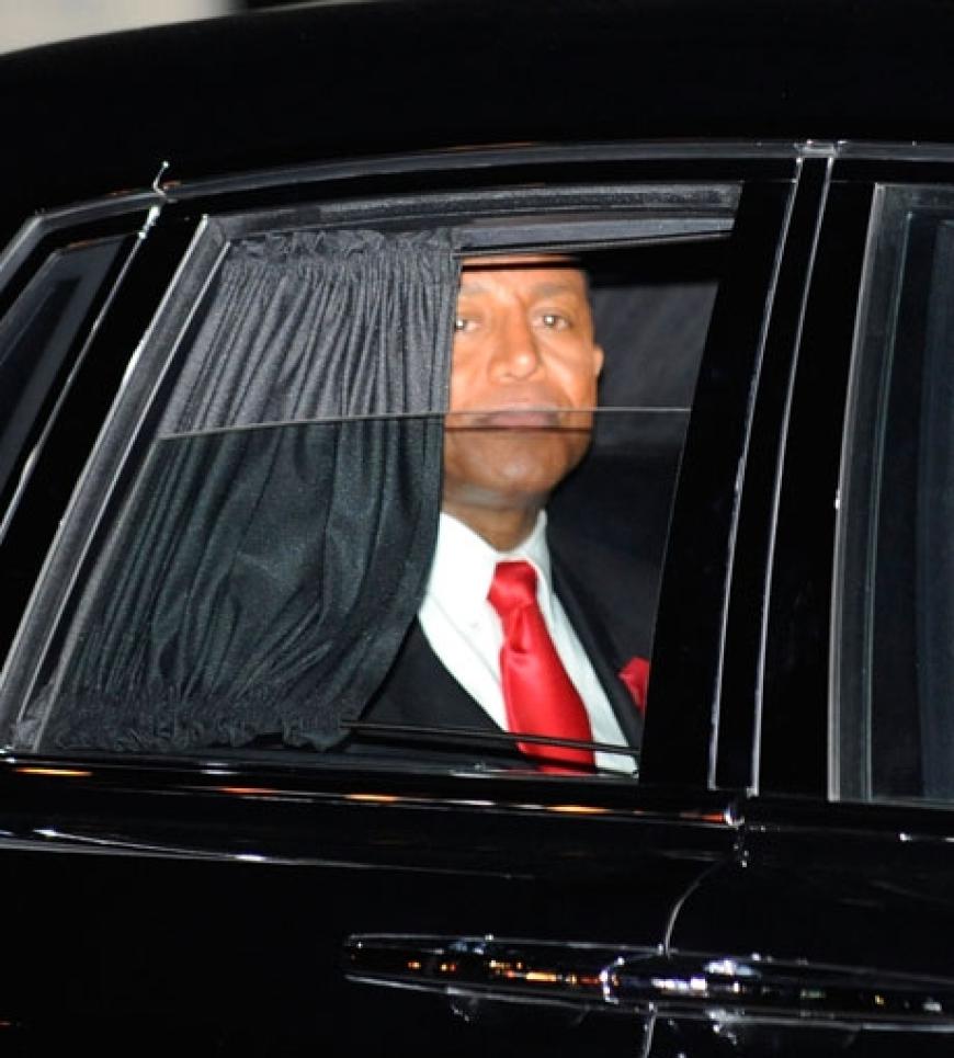 Bruder Jermaine Jackson bei der Ankunft zur Trauerfeier