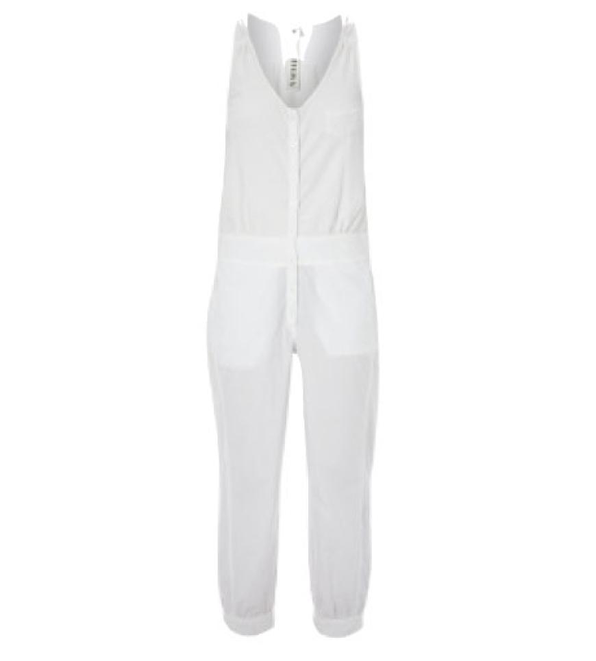 Clean Chic: Puristisches Modell mit Brust´tasche von Firetrap, ca. 90 Euro