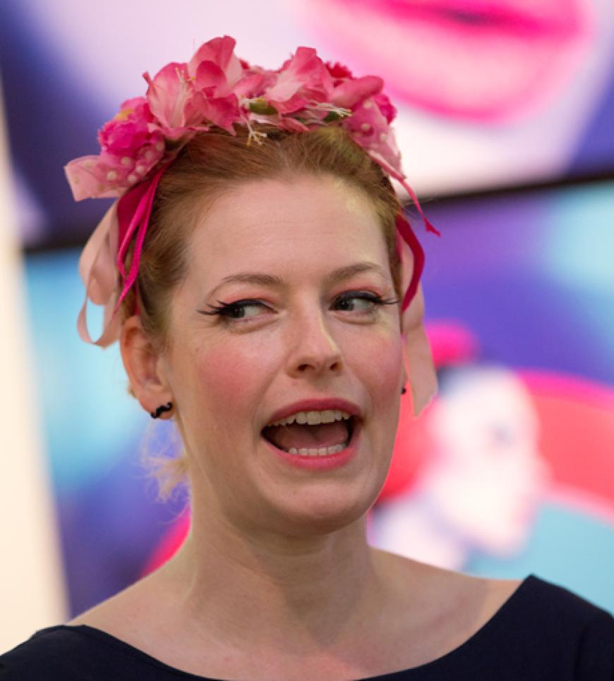 Ganz anders´ Enie van de Meiklokjes, die die Show von Lena Hoschek besuchte