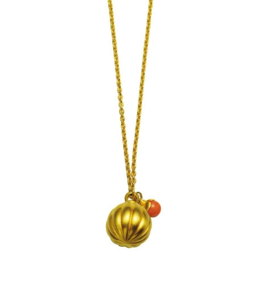 Anhänger mit Ornamenten von Arena, ca. 150 Euro