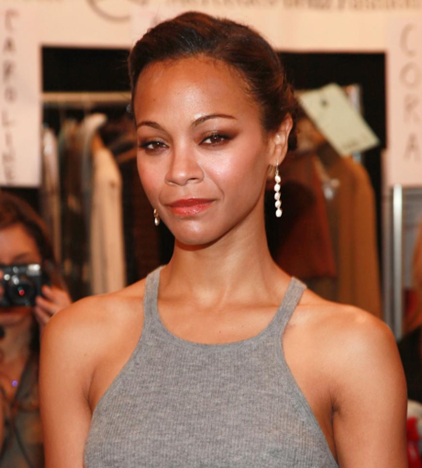 Strahlt auch in Grau: Schauspielerin Zoe Saldana
