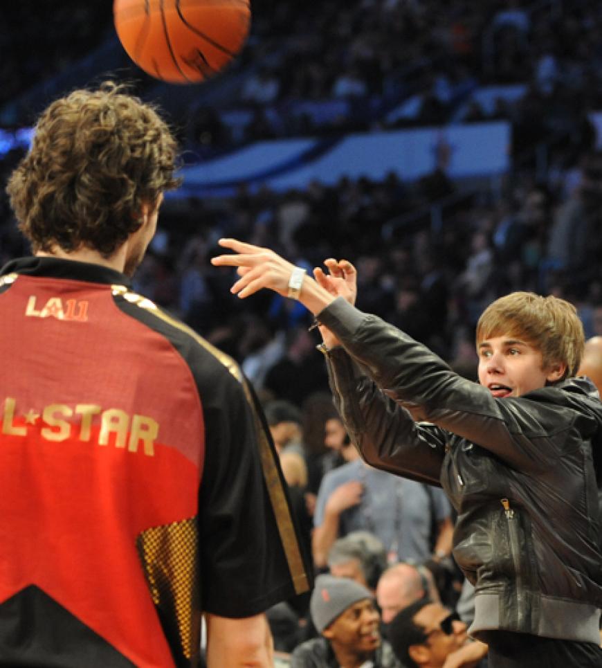 An ihm ist wohl kein Baksetball-Talent verloren gegangen: Justin Bieber