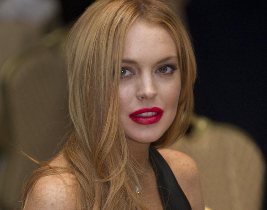 Doch Lindsay Lohan rafft sich wieder auf - und wird sogar für Werbe- und Filmaufnahmen gebucht. Mal sehen, wann der nächste Skandal kommt