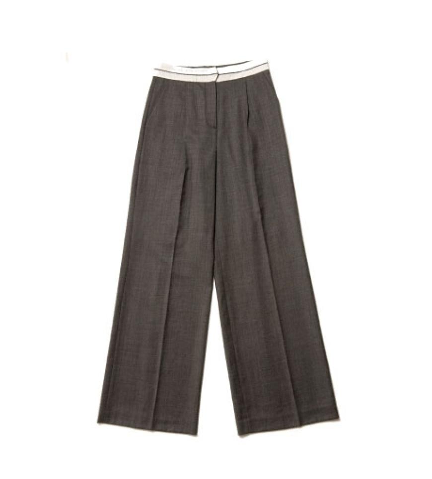 Graumelierter Klassiker von By Malene Birger, ca. 200 Euro
