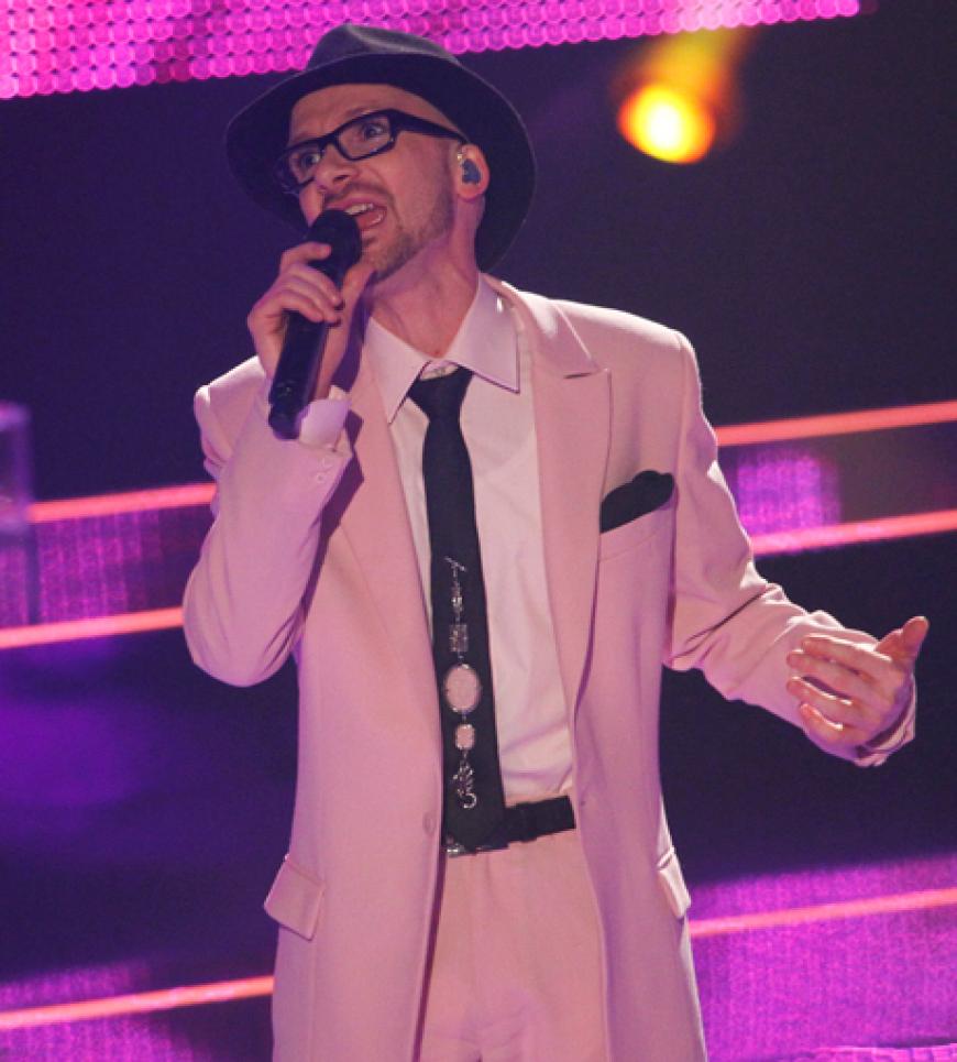 Kleiner Mann, große Stimme: Rino hat bereits schon viele Fans. Und die hatten in der Live-Show ordentlich für ihn gestimmt. Mit Erfolg!