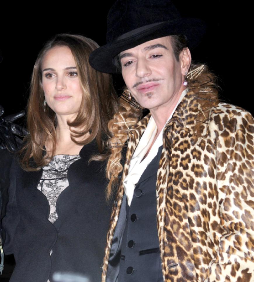 Mit einer rauschenden Party eröffnete Dior-Chefdesigner John Galliano den neuen Flagshipstore auf der 57th Street in New York. Stargast des Abends war Hollywood-Star Natalie Portman